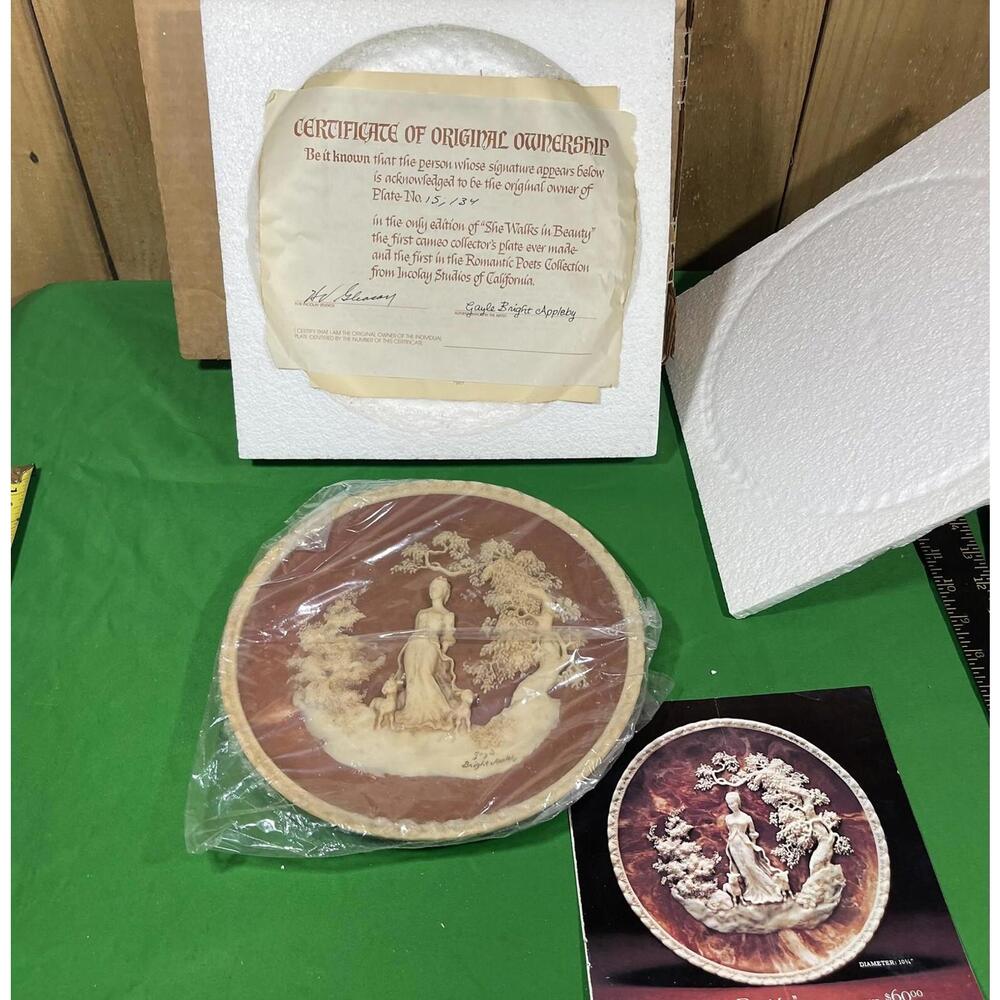 Vntge Incolay Cameo Plate 10” Romantic Poets " She Walks In Beauty" !!!